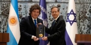 la7eHxKJx_1256x620__1 (1)